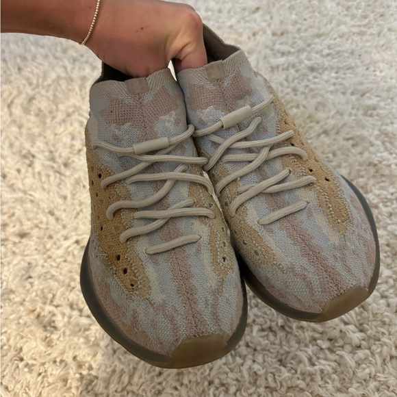 Adidas YEEZY Boost 380 Pepper - Picture 4 of 7